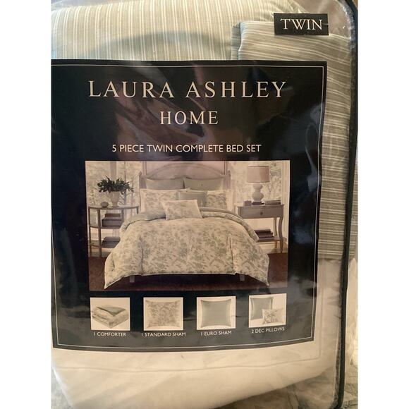 Laura Ashley Home  Lindy 5-Piece Green Floral Cotton Twin 2-Sided Comforter Set - Picture 6 of 9